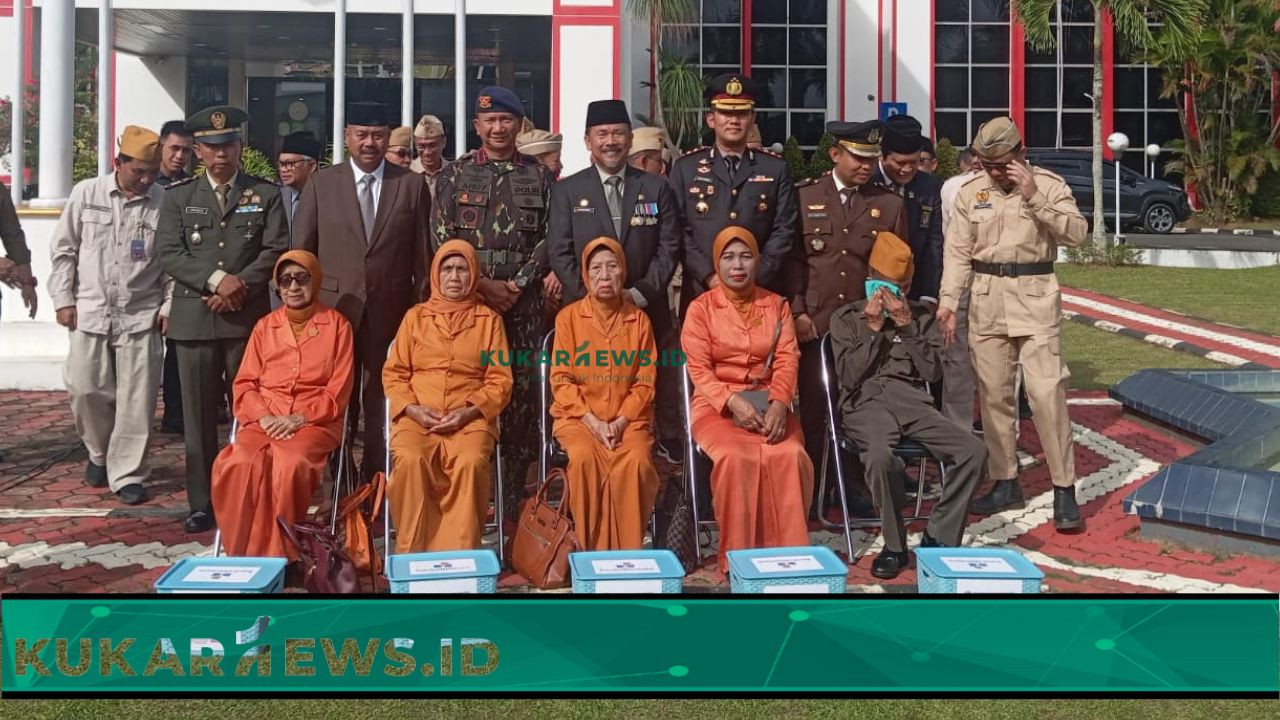 Sekda Kukar Sunggono Pimpin Upacara Hari Pahlawan, Ajak Maknai Semangat Perjuangan