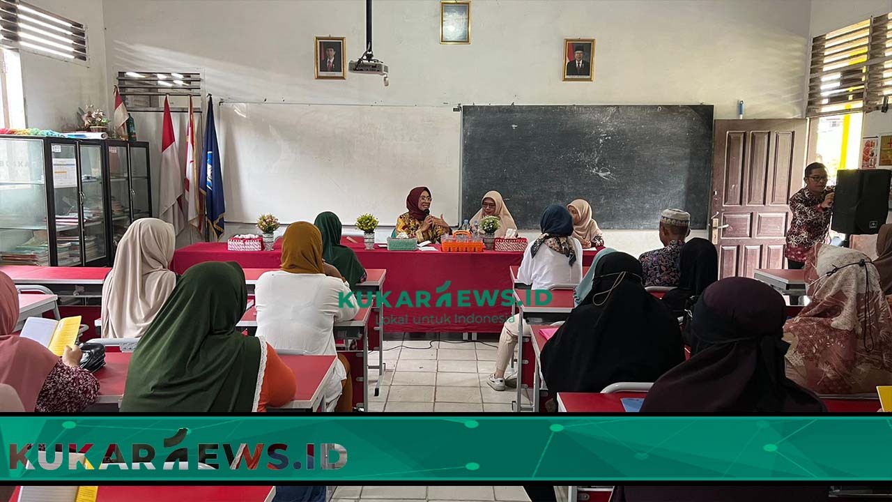 Tunjang Peningkatan SDM, Hetifah Sjaifudian Salurkan Beasiswa PIP di Kukar