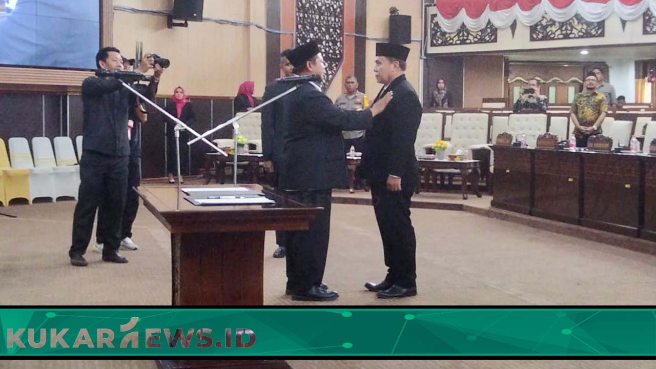 PAW DPRD Kukar, Salehuddin Resmi Gantikan H Azhar Nuryadi