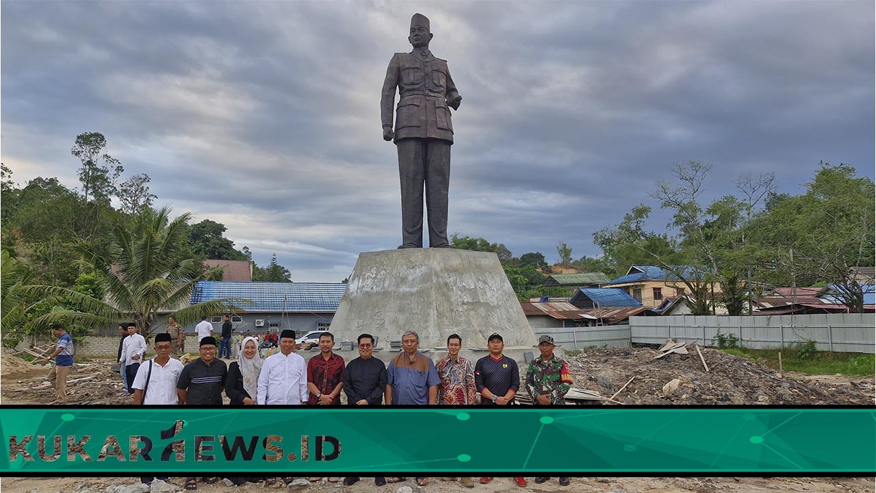 Safari Ramadhan di Sangasanga, Rendi Solihin Sempatkan Diri ke Monumen Patung Bung Karno
