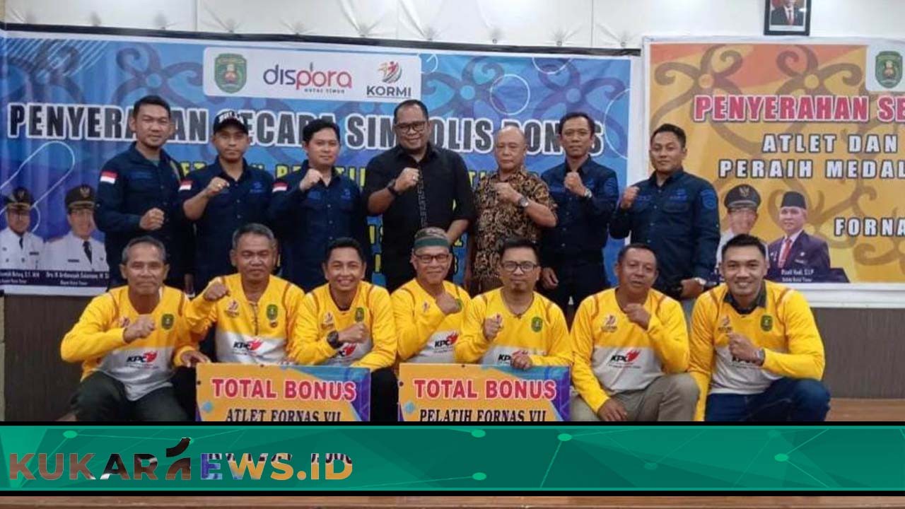 Penyerahan Bonus Atlet dan Pelatih Peraih Medali Fornas VII Jawa Barat