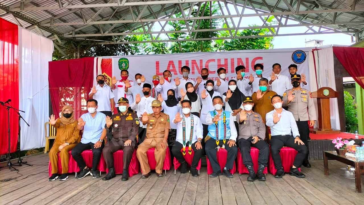 Rendi Solihin Launching Desa Loa Duri Ilir Sebagai Desa Bersinar