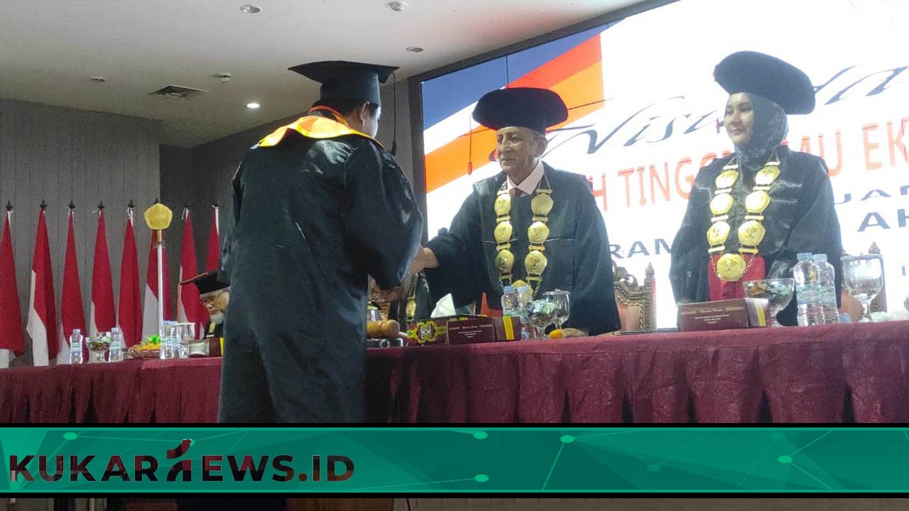 STIE-Nusantara Sangatta Wisuda 117 Sarjana Baru