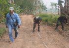 Pastikan Pembangunan Tepat Mutu, Tim Pengawas TMMD 130 Sisir Jalur JUT Jembayan Tengah