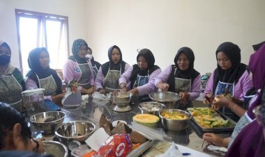 Dorong Inovasi dan Kemandirian UMKM Melalui Pelatihan Produk Olahan Hidroponik