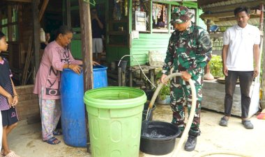 Rapi Mengantre, Satgas TMMD 130 Pasok Air Bersih untuk Warga Loa Kulu