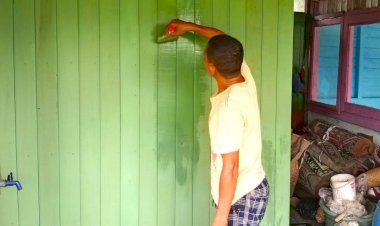 Gotong Royong Meringankan Beban Warga, WC Langgar Nurul Hasanah Kini Bersih dan Rapi