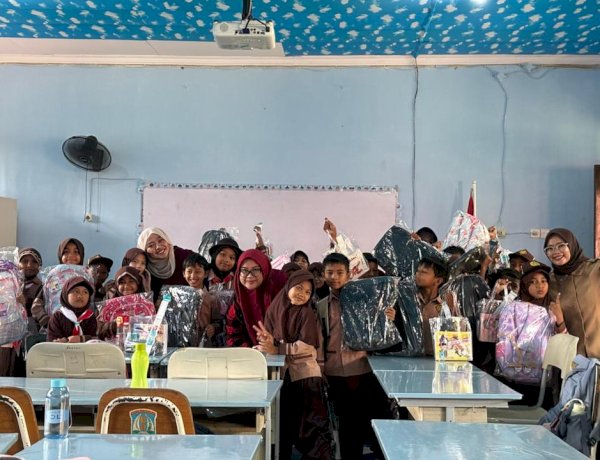 PERTIWI PHKT Bagikan 600 Paket Perlengkapan Sekolah Bagi Siswa SD di Balikpapan