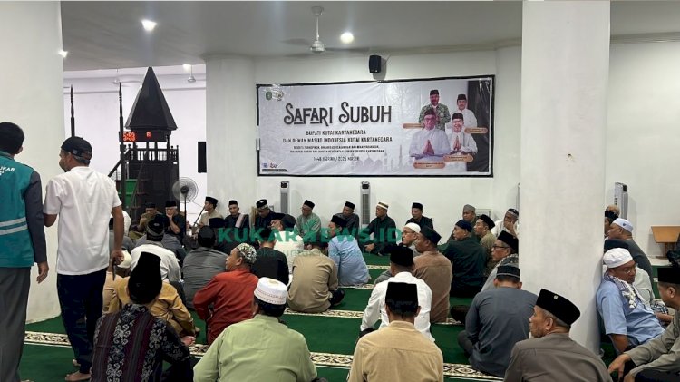 Safari Subuh Pemkab dan DMI Kukar di Mangkurawang, Dirangkai Peresmian Rehabilitasi Rumah Imam dan Marbot