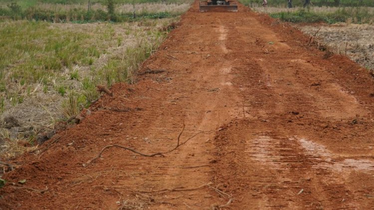 Jalan Usaha Tani TMMD 130 Mulai Dikerjakan, Petani Jembayan Tengah Bakal Mudah Angkut Hasil Panen