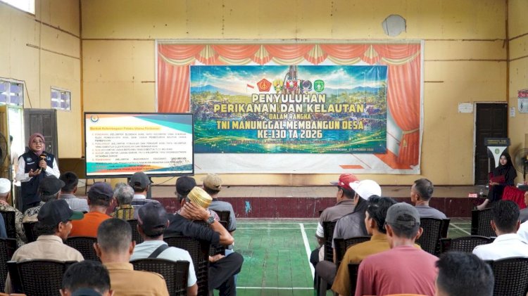 Genjot Sasaran Nonfisik TMMD 130, Kodim Kukar Gandeng DKP Beri Penyuluhan Perikanan di Jembayan Tengah